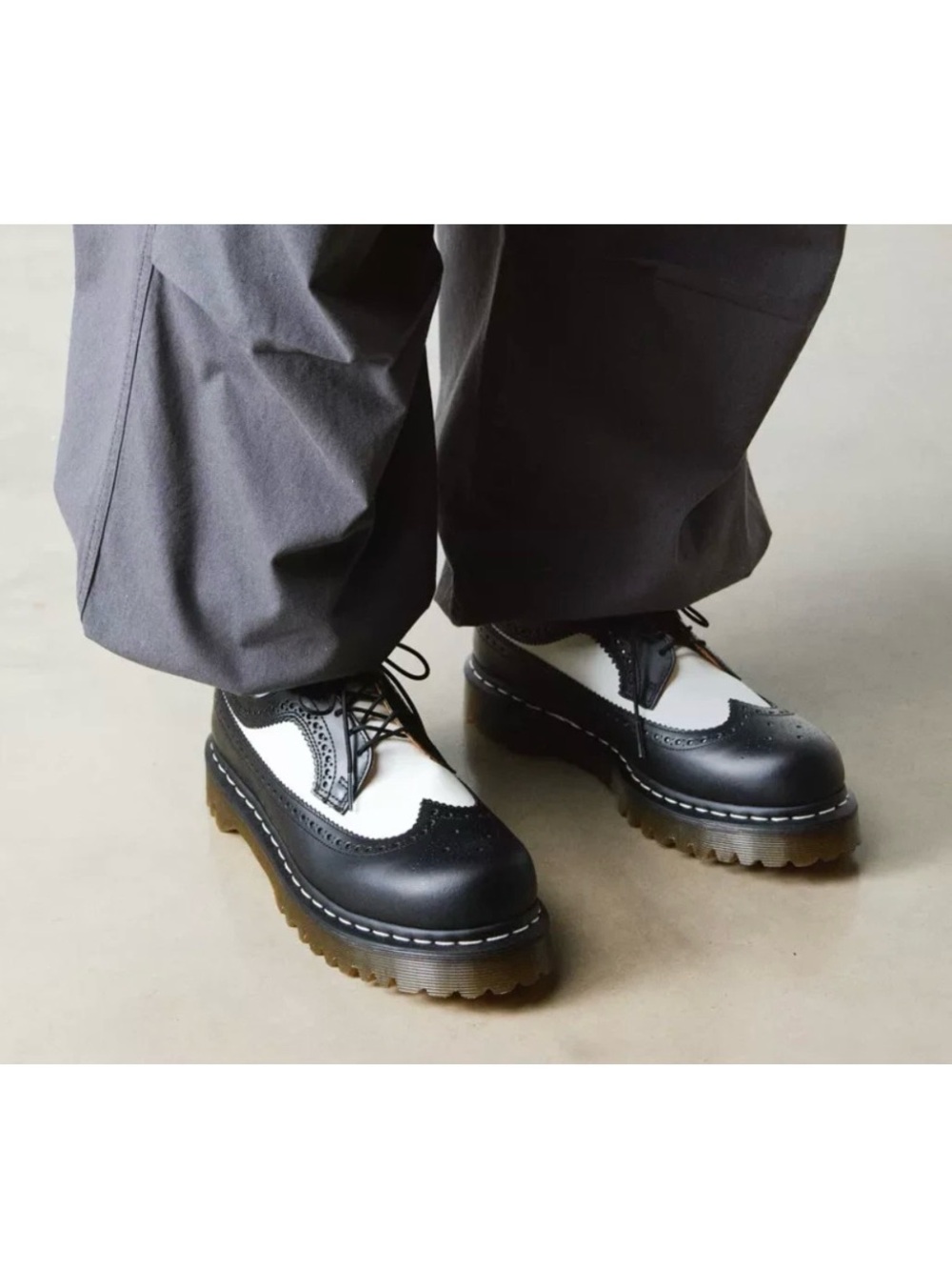 Dr. Martens vintage 3989 Black & White Brogue Leather Platform Oxford Shoes - Picture 1 of 9